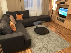 Apartament, 1 dormitori (Top 16) | Sala d'estar | Televisor de pantalla plana 