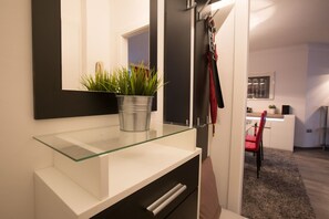 In-room safe, desk, iron/ironing board, free cots/infant beds - Top-Apartments-Vienna Gölsdorf (Vienna)