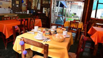 Desayuno para llevar incluido todos los días