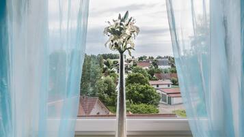 Comfort Apartment, Garden View (with living room & separate bedroom) | Valley view