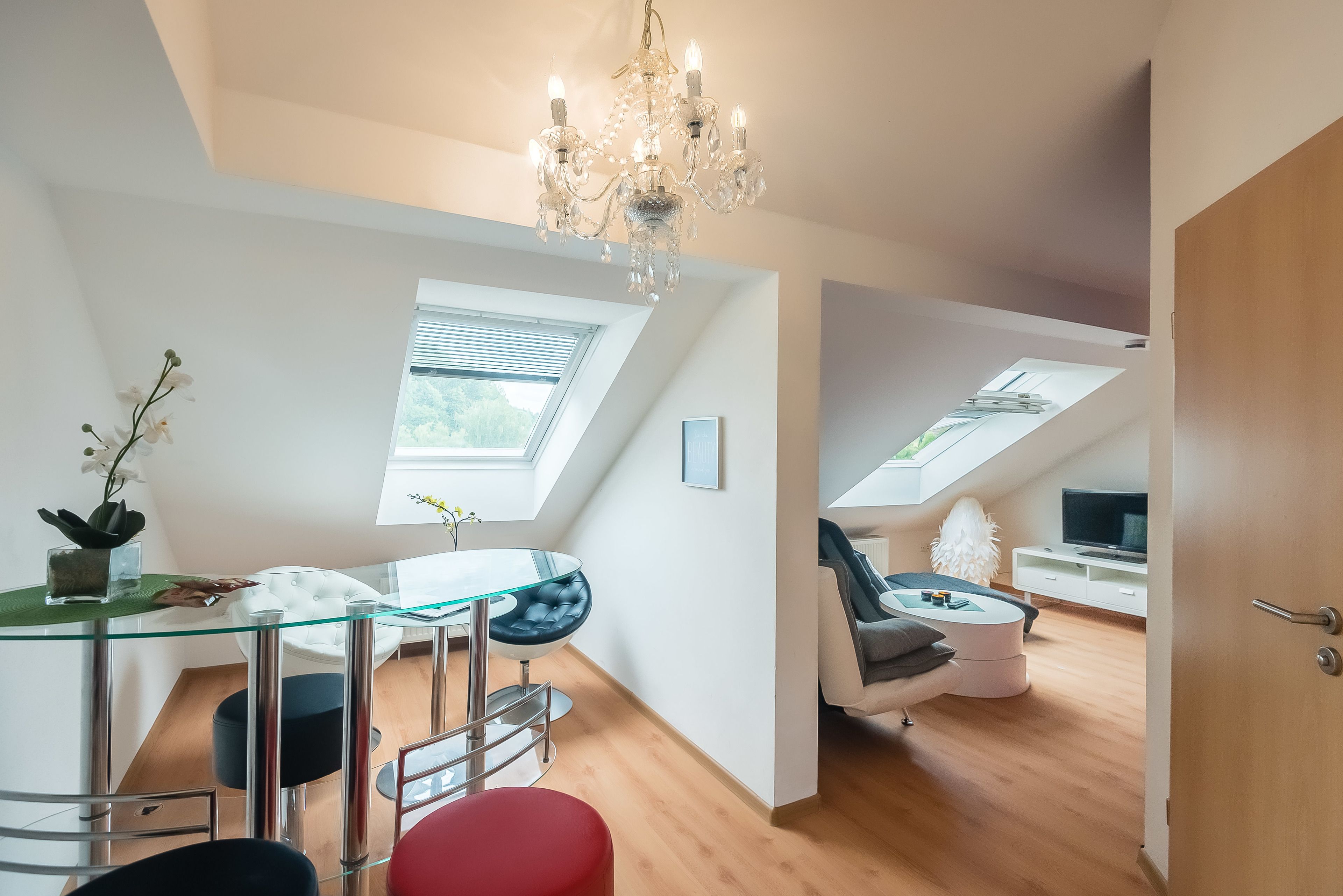 Appartamento Comfort, vista giardino (with living room & separate bedroom) | Area soggiorno | TV a schermo piatto