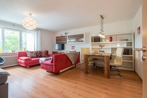 Studio Standard | Salle de séjour | Téléviseur à écran plat