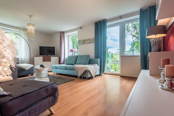 Lägenhet Standard - 3 sovrum | Vardagsrum | Platt-tv