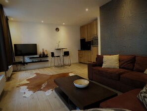 55-Zoll-Flachbildfernseher mit Kabelempfang, Fernseher