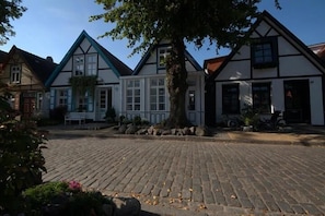 Exterior - Vogel Hotel Appartements & Spa (Rostock)