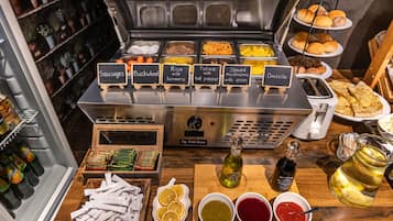 Daily buffet breakfast (GEL 25 per person)