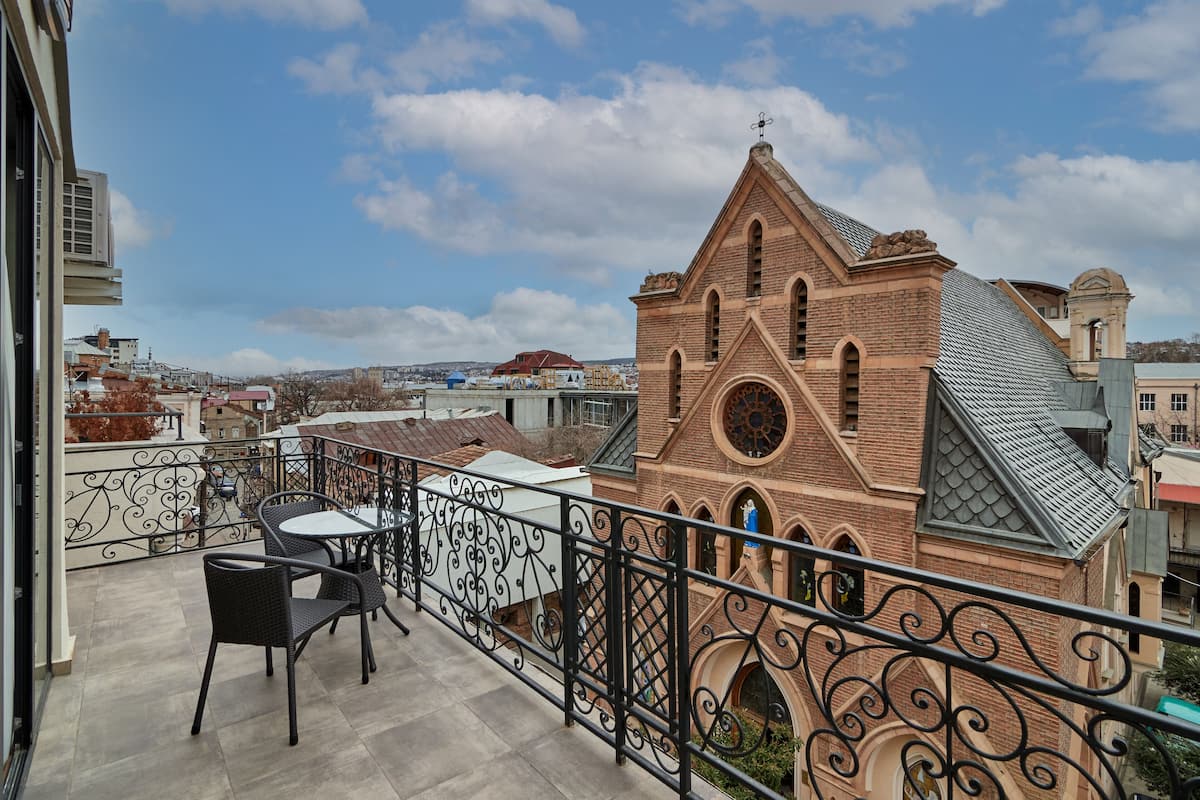 Suite with Terrace | City view