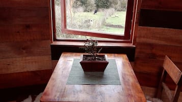 Standard Cottage, 1 Queen Bed, Terrace | In-room dining