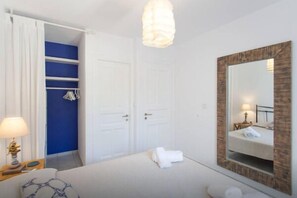 Villa, 5 habitaciones | Caja fuerte, escritorio, sistema de insonorización
