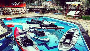 Seasonal outdoor pool, pool umbrellas, sun loungers