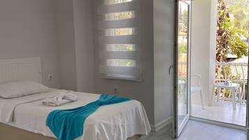 Family Room | 1 bedroom, free cribs/infant beds, free WiFi