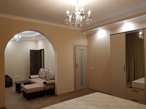 Suite panorámica | Ropa de cama de alta calidad y escritorio