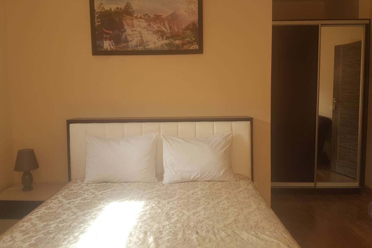 Habitación triple panorámica, 1 habitación | Ropa de cama de alta calidad y escritorio