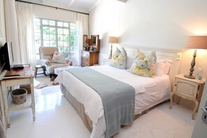 Premium bedding, pillowtop beds, in-room safe, free WiFi - The Oyster Shack (Kenton on Sea)