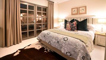 Oyster Shack - Whole House | Premium bedding, pillow-top beds, in-room safe, free WiFi
