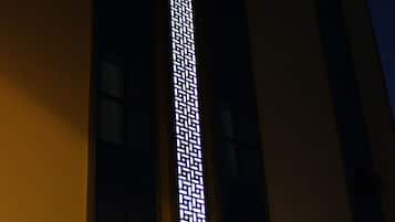 Façade de lâhĂ©bergement - soirĂ©e/nuit