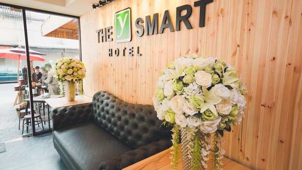 Lobby sitting area - The Y Smart Hotel (Chiang Mai)