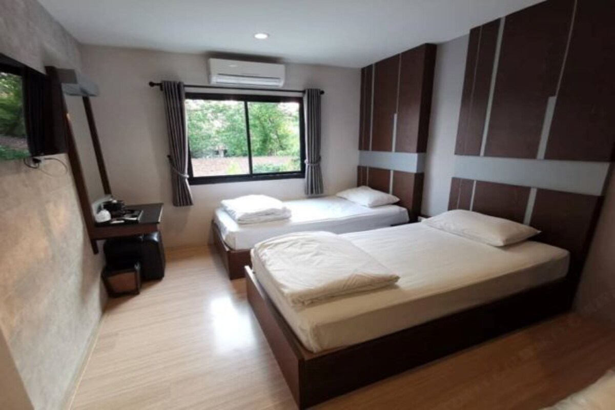 Soundproofing, WiFi (free)