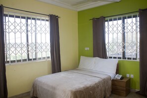 Comfort-Doppelzimmer, 1 Doppelbett | Bettwäsche aus ägyptischer Baumwolle, Daunenbettdecken