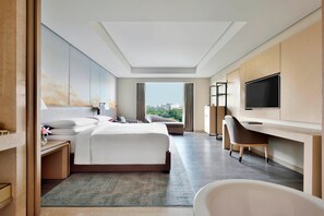 Club Studio Suite, 1 King Bed | Egyptian cotton sheets, premium bedding, down comforters - Indore Marriott Hotel (Indore)