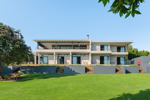 Front of property - Sunset Splendour Guesthouse (Cape Town)