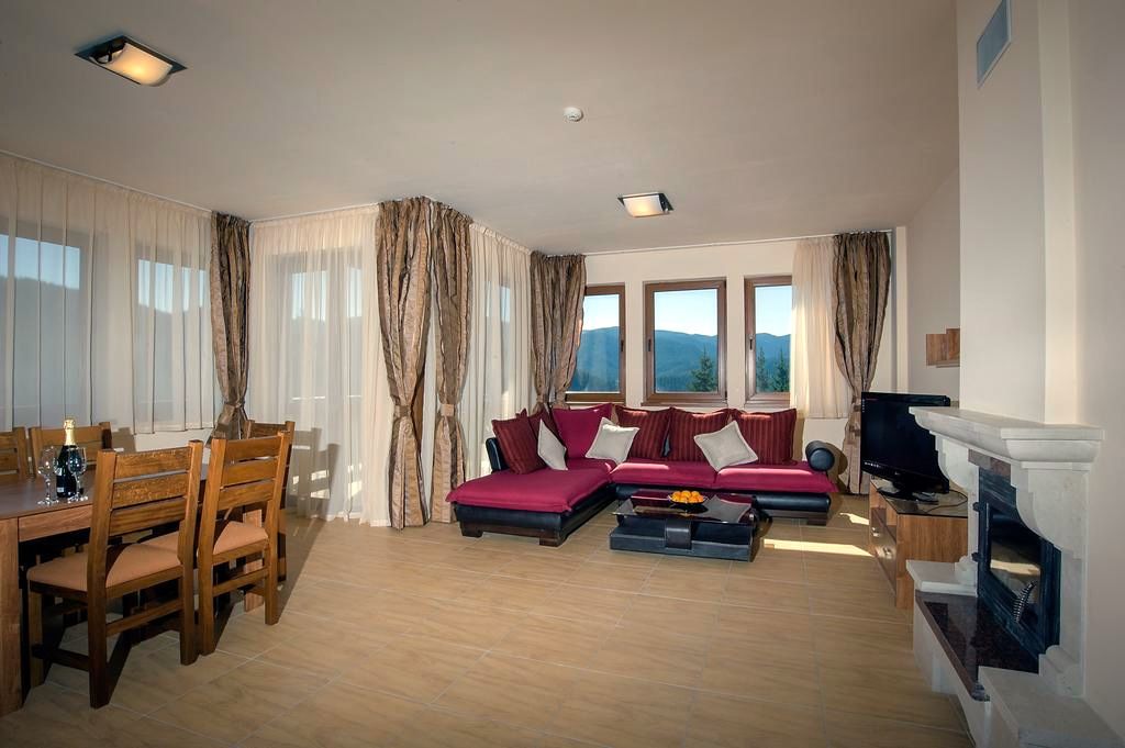 Luxury Apartment, 1 Bedroom | Living room | TV