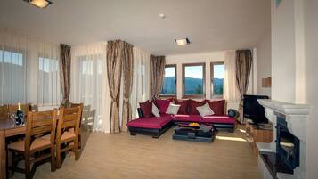Luxury Apartment, 1 Bedroom | Living room | TV