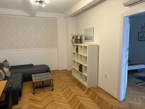 Comfort Apartment, 3 Bedrooms - Diamond Astoria 4, Quiet Apartment (Budapest)