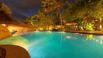 2 piscinas al aire libre