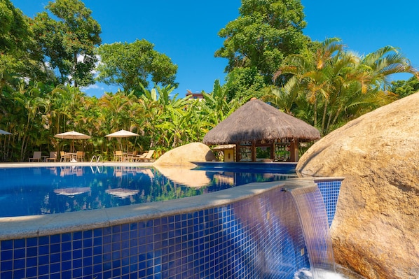 2 outdoor pools - Hotel Real Villa Bella (Ilhabela)