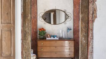 Apartamento, 1 quarto, sacada | 1 quarto, individualmente decorados, individualmente mobiliados