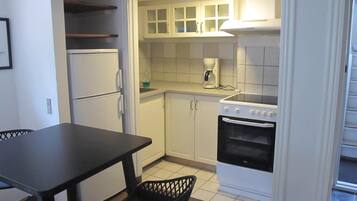 Familien-Suite | Essbereich im Zimmer