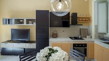 Appartement, 1 chambre, balcon | Coin cuisine privé | Réfrigérateur, four, plaque de cuisson, cafetiÚre/bouilloire