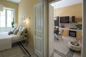 Apartment, 1 Bedroom, Balcony | 1 bedroom, individually decorated, individually furnished, desk - Chez Mamie Flat (Salerno)