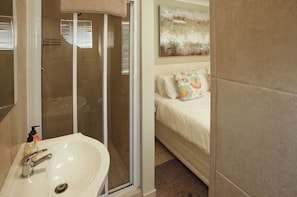 4 The Nook | Bathroom | Towels