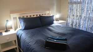 2 bedrooms, bed sheets - 4 Sondela (Langebaan)