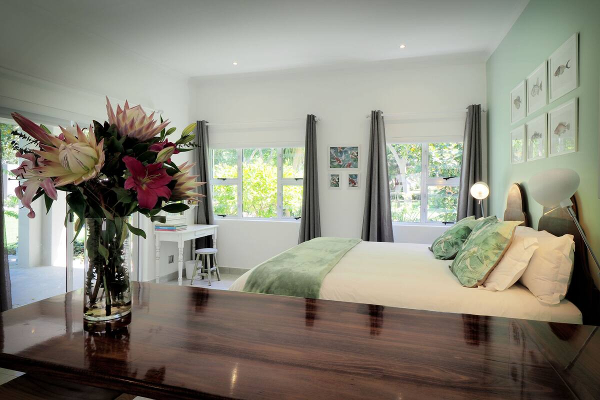 Superior Cottage, 1 Bedroom | Premium bedding, desk, laptop workspace, blackout drapes