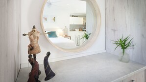 Luxury Room | Premium bedding, desk, laptop workspace, blackout drapes - Waterland (Cape Town)