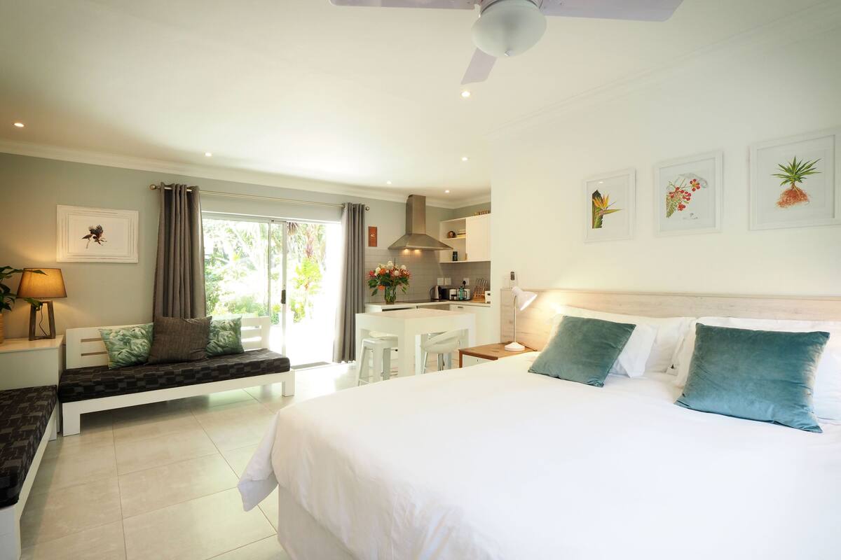 Luxury Room | Premium bedding, desk, laptop workspace, blackout drapes