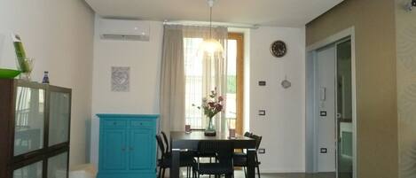Duplex, 2 Bedrooms | In-room dining