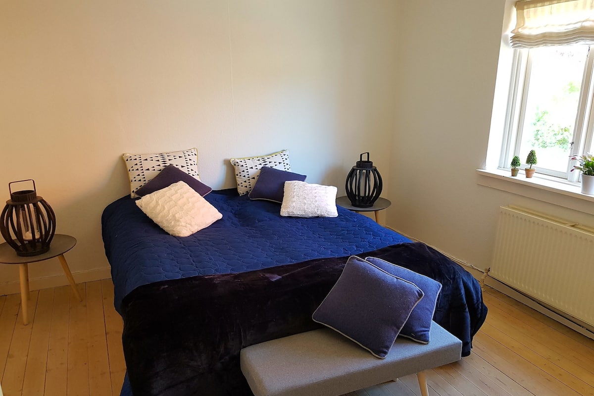 Standaard kamer, 1 twee- of 2 eenpersoonsbedden, 2 eenpersoonsbedden | Individueel gedecoreerd, individueel gemeubileerd, een laptopwerkplek