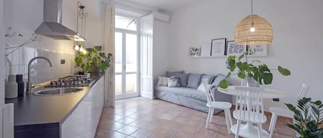 Apartment, 2 Bedrooms, Balcony | Private kitchen