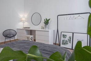 Apartment, 2 Bedrooms, Balcony | 2 bedrooms, iron/ironing board, cribs/infant beds, travel crib - Casa Giada (Salerno)