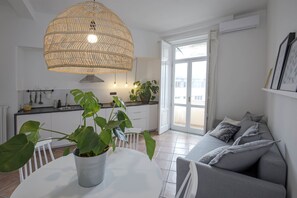 Apartment, 2 Bedrooms, Balcony | Private kitchen | Fridge, stovetop, dishwasher, electric kettle - Casa Giada (Salerno)