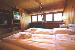 Cots/infant beds, rollaway beds, free WiFi - Blaues Haus (Zirkow)