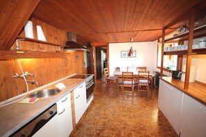 Ferienhaus, 5 Schlafzimmer (8RB3) | Eigene Küche | Kühlschrank, Ofen, Herdplatte, Wasserkocher mit Kaffee-/Teezubehör