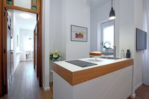 Appartement, 1 slaapkamer (Golden A) | Privékitchenette | Een koelkast, een koffiezetapparaat/waterkoker