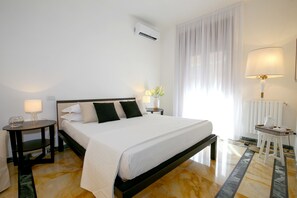 Suite | Individually decorated, individually furnished, desk, blackout drapes - Golden by Starhost (Salerno)