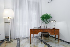 Reception - Golden by Starhost (Salerno)