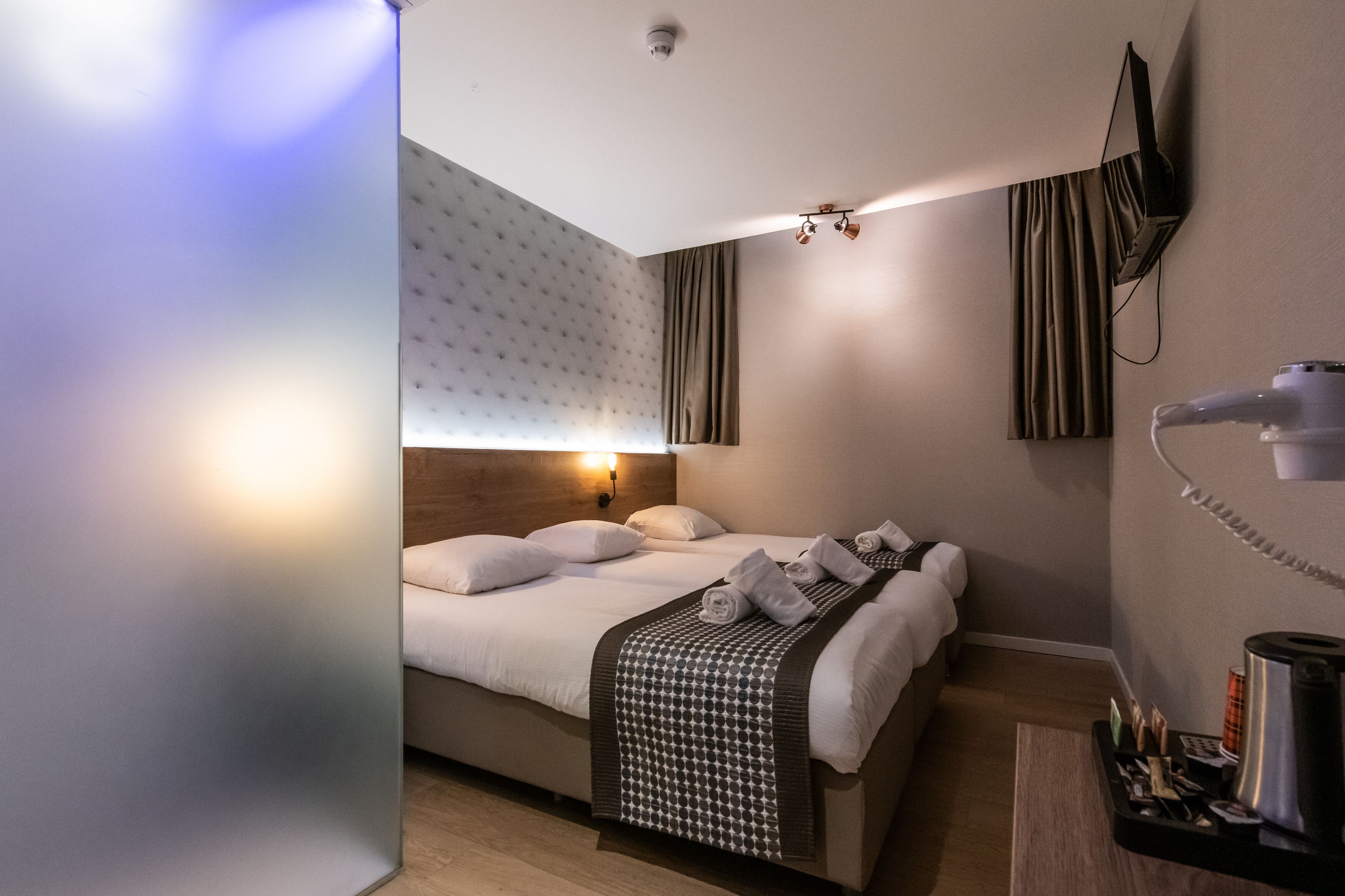 Photo - Melrose Hotel